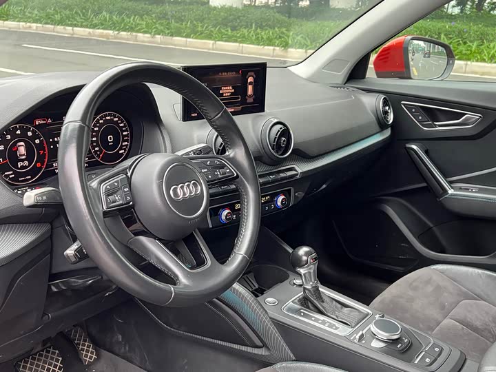 Audi Q2L 2018 35 TFSI V — фото 2