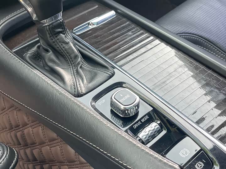 Volvo XC90 2015 T 6 5 — фото 16