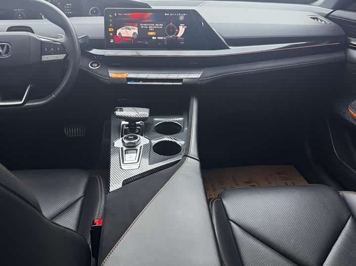 Changan UNI-V 2022 1.5 T — фото 9