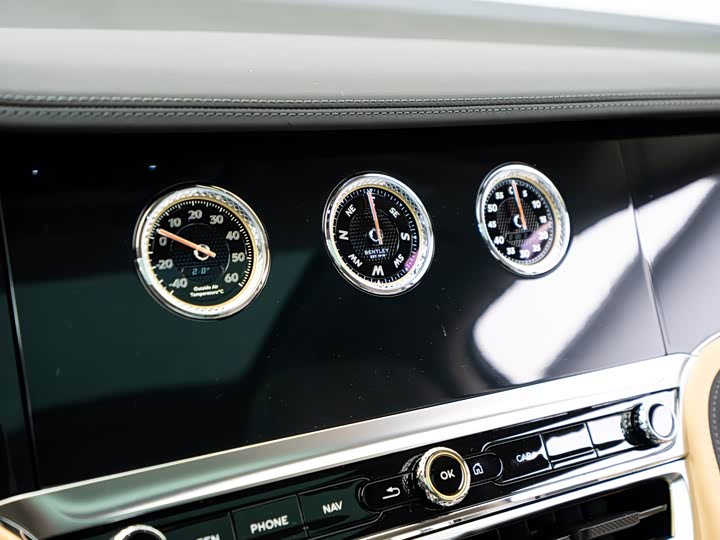 Bentley Flying Spur — фото 8