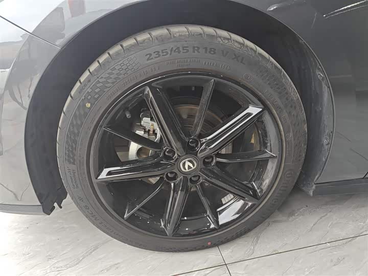Changan UNI-V 2024 1.5 T — фото 23