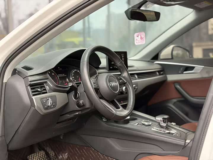 Audi A4L 2019 40 TFSI VI — фото 9