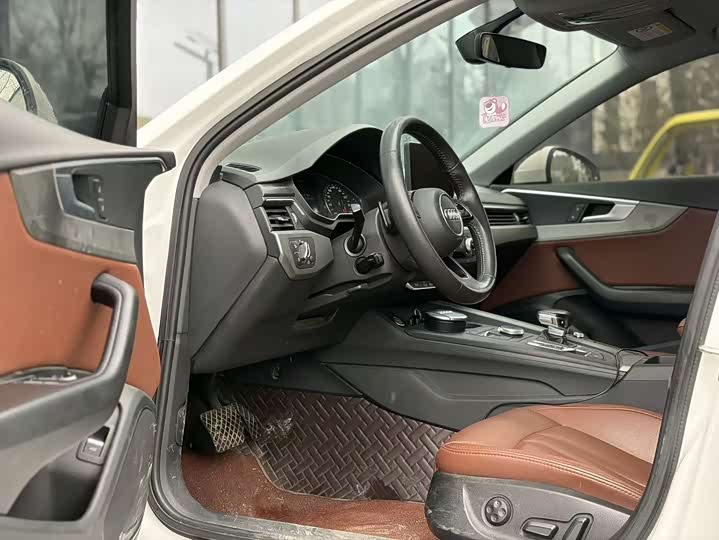 Audi A4L 2019 40 TFSI VI — фото 10