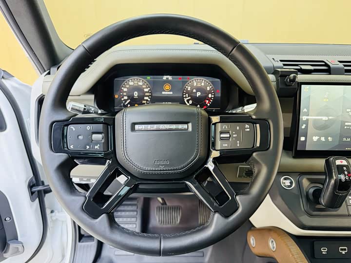 Land Rover Defender — фото 11