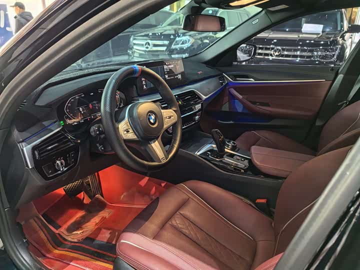 BMW 5-Series 2023 530 Li Leading M — фото 6