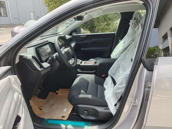 Volvo XC70 Hybrid 2026 4 WD Core — фото 3