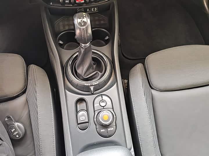 MINI Clubman — фото 14