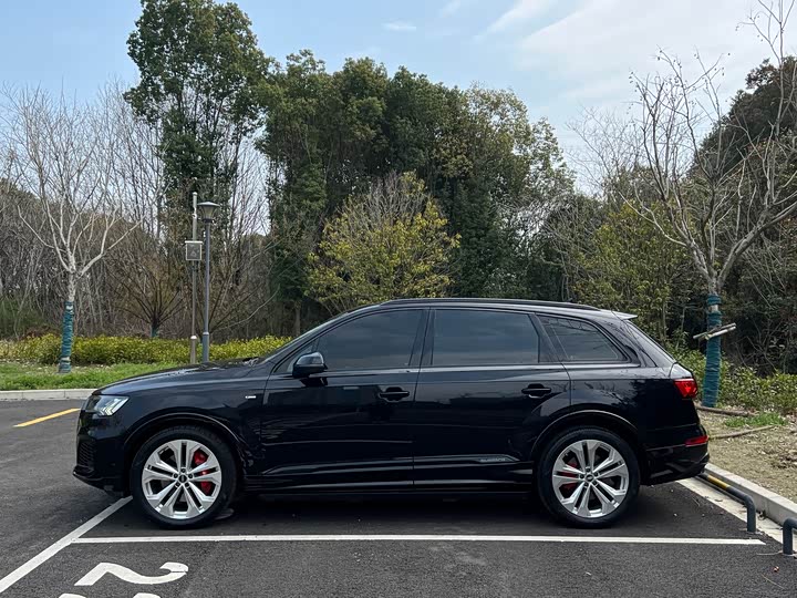 Audi Q7 2020 55 TFSI quattro S line Sport — фото 4