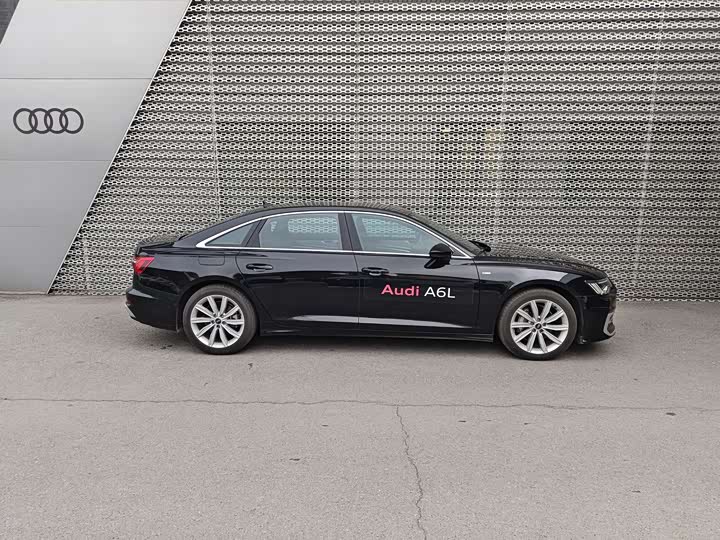 Audi A6L 2024 45 TFSI — фото 3