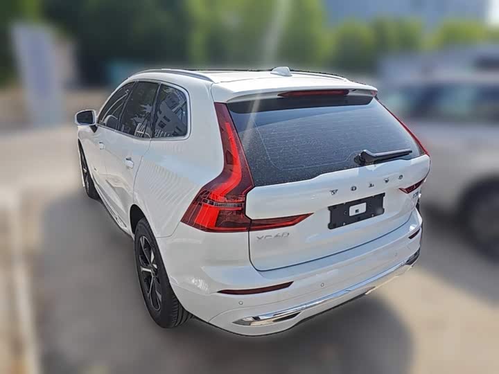 Volvo XC60 2026 B 5 4 WD — фото 9