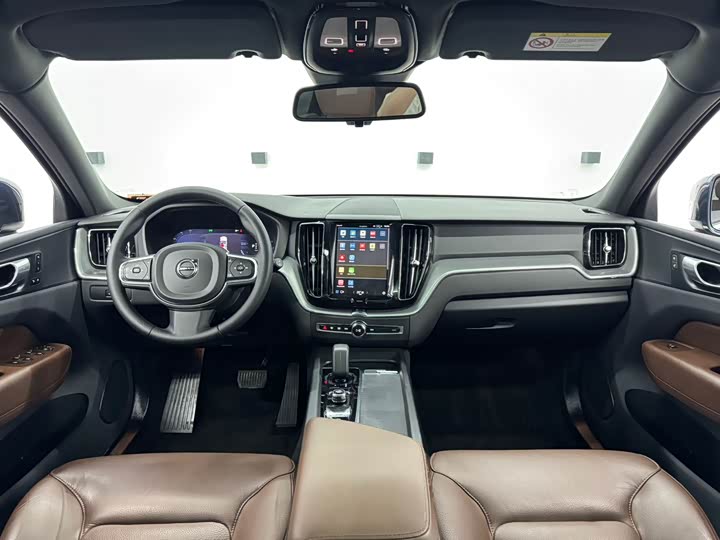 Volvo XC60 2023 B 5 4 WD — фото 8