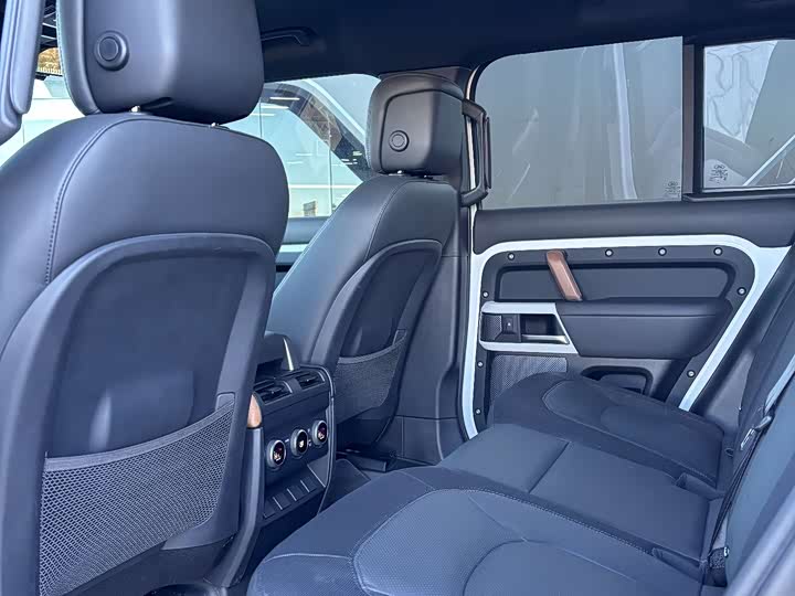 Land Rover Defender — фото 15