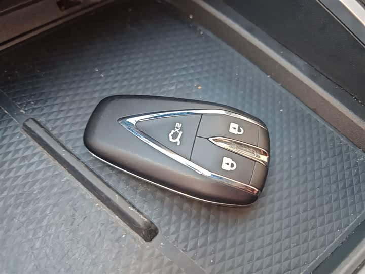 Changan UNI-T 2020 1.5 T Premium — фото 9