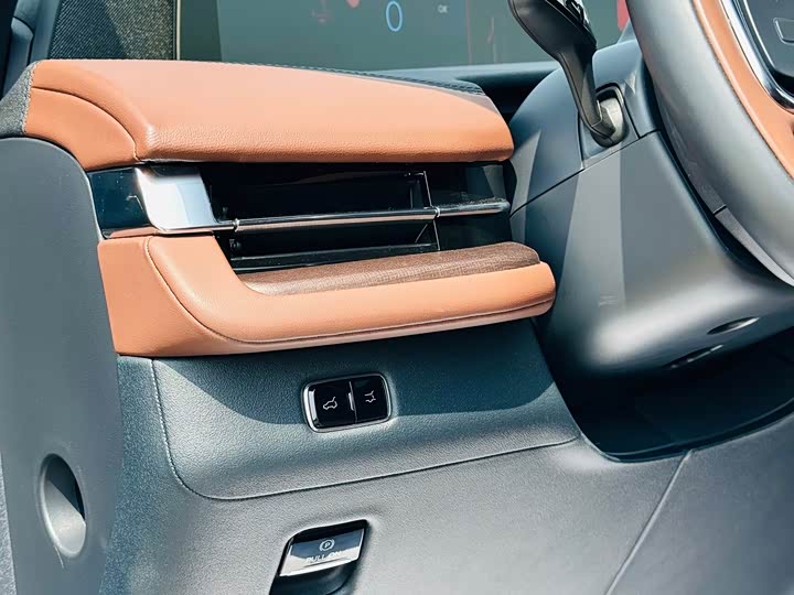 Lincoln Navigator — фото 16