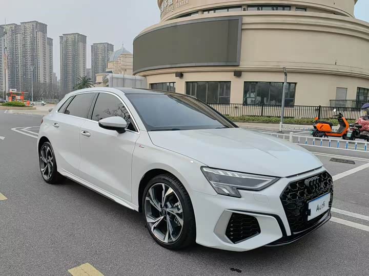 Audi A3 2022 Sportback 35 TFSI Sport — фото 3
