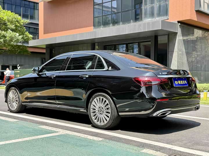 Mercedes-Benz E-Class 2022 E 300 L — фото 5