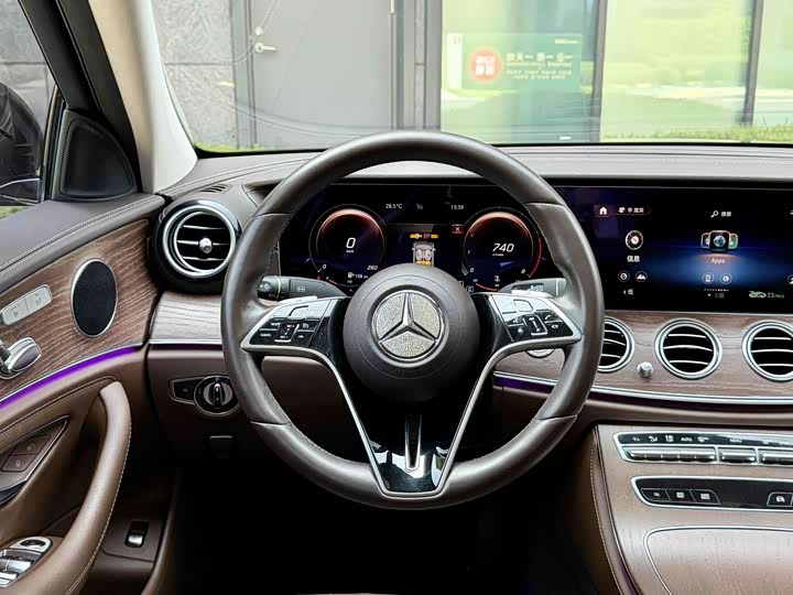 Mercedes-Benz E-Class 2022 E 300 L — фото 14
