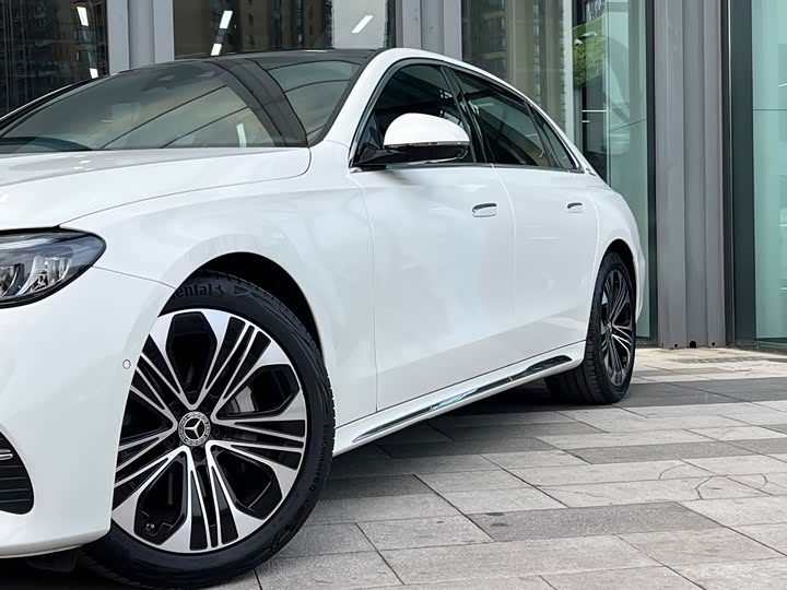 Mercedes-Benz E-Class 2025 E 300 L Luxury — фото 2