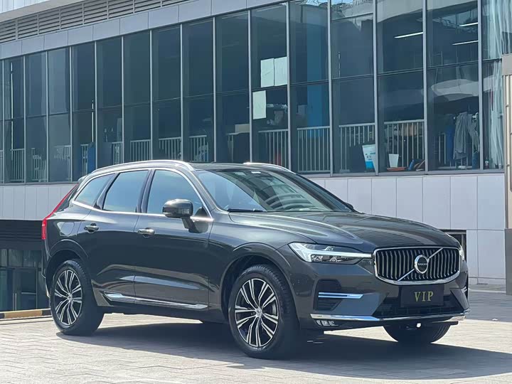 Volvo XC60 2022 B 5 4 WD — фото 3