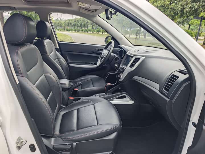 Changan CS35 2016 1.6 L ATLuxury V — фото 17
