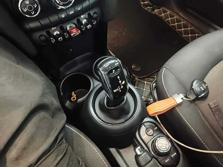 MINI Hatch — фото 14