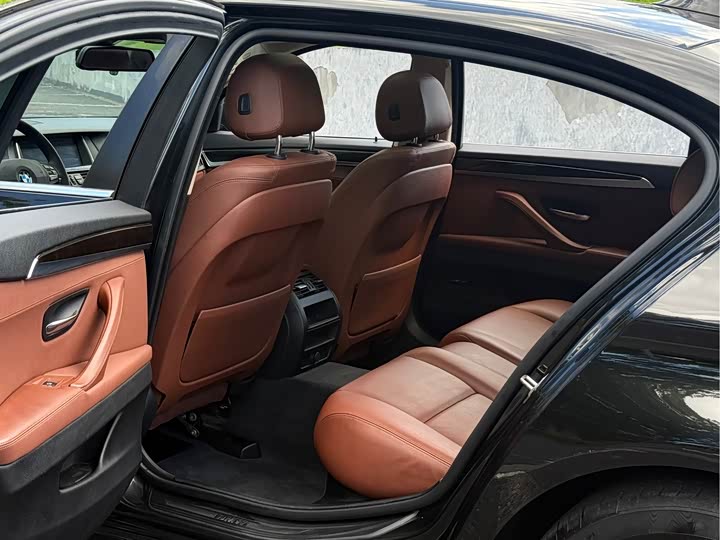 BMW 5 Series 525Li продвинутая — фото 12