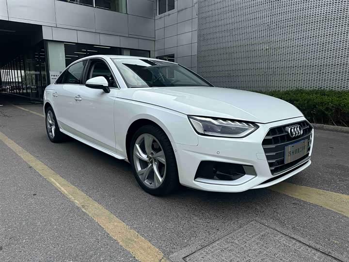 Audi A4L 2020 40 TFSI — фото 3