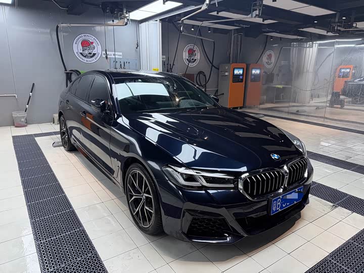 BMW 5 Series рестайлинг 540i M спортпакет — фото 3