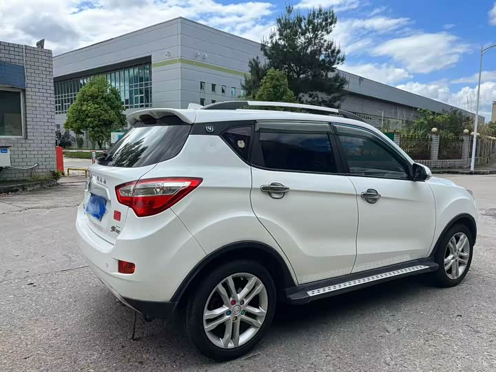 Changan CS35 2016 1.6 L MTLuxury V — фото 3