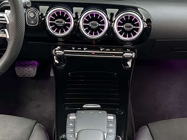 Mercedes-Benz A-Class 2024 A 200 L — фото 14