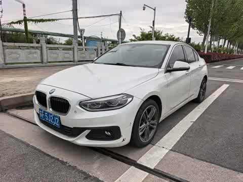 BMW 1-Series 2019 118i — фото 7