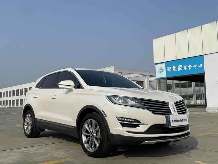 Lincoln MKC 2017 2.0 T 2 WD — фото 3