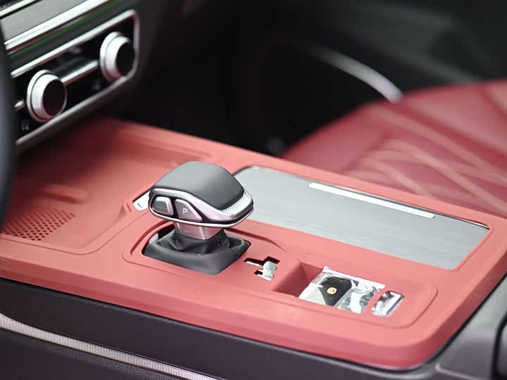 Hongqi HS5 2026 2.0 T 2 WD Pro — фото 10