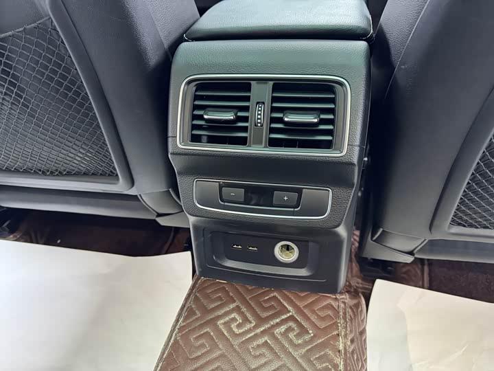 Audi Q5L 40 TFSI базовая — фото 14