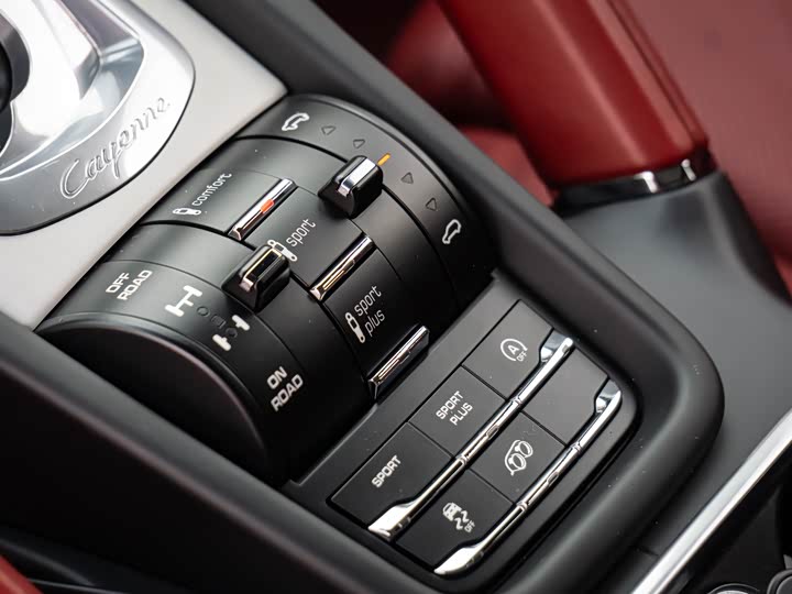 Porsche Cayenne 2016 Cayenne GTS 3.6 T — фото 12