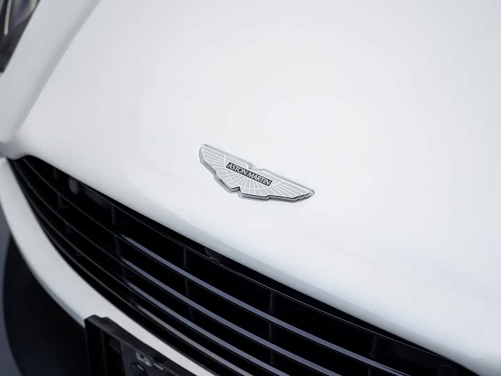 Aston Martin DB11 2019 4.0 T V 8 Coupe — фото 6