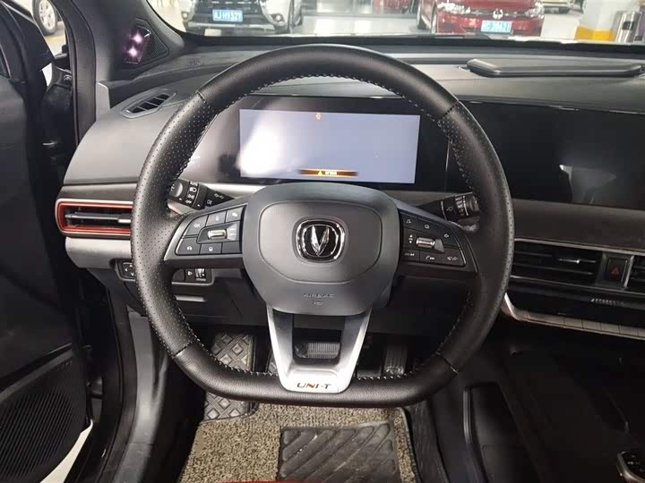 Changan UNI-T 2020 1.5 T Premium — фото 3