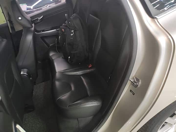 Volvo XC60 2017 T 5 AWD — фото 17