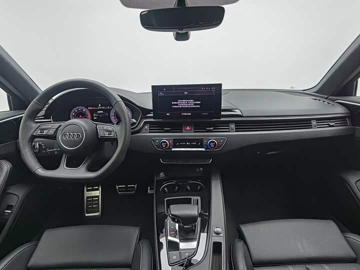 Audi A4L 40 TFSI люкс-динамик — фото 5