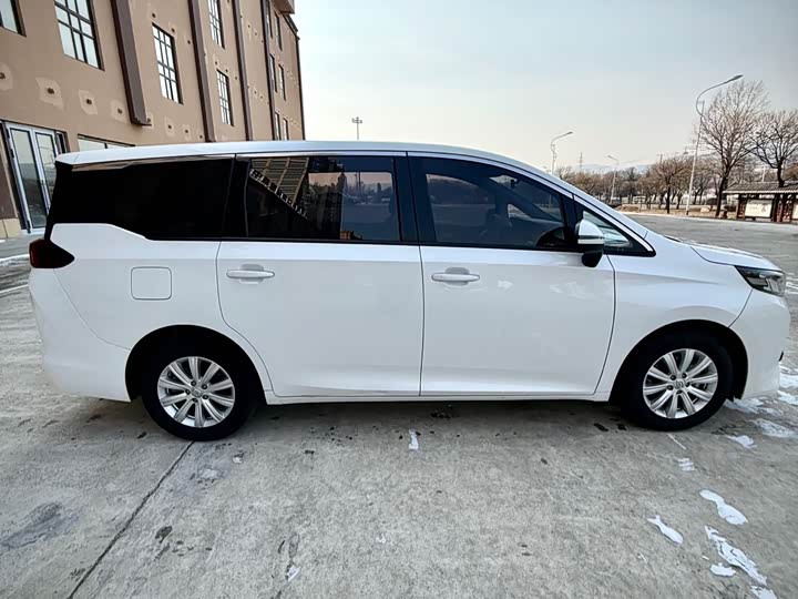 Trumpchi M6 2021 270 T DCT ( ) — фото 7