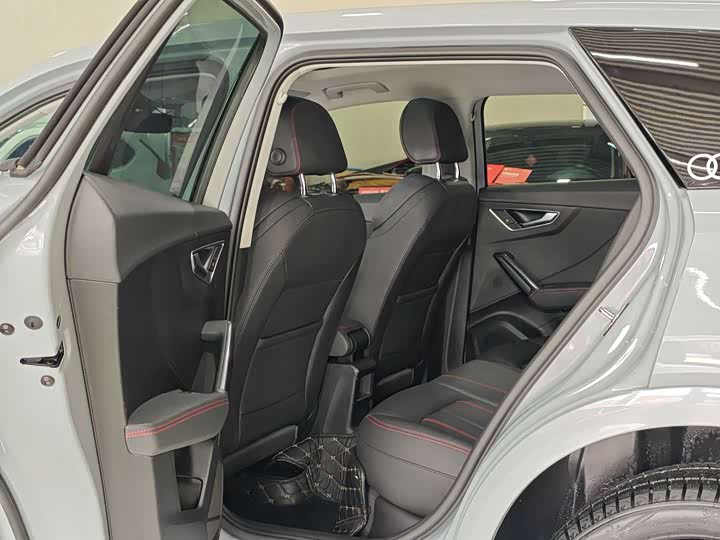 Audi Q2L 2021 35 TFSI — фото 10