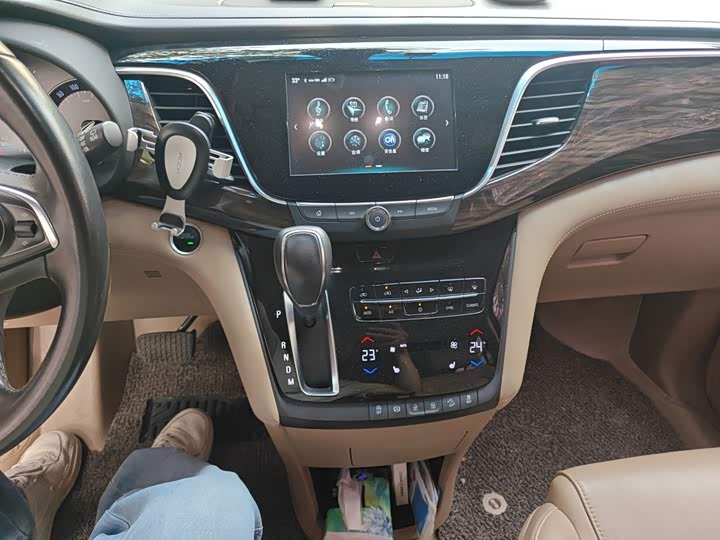 Buick GL8 ES 28T люкс V — фото 9