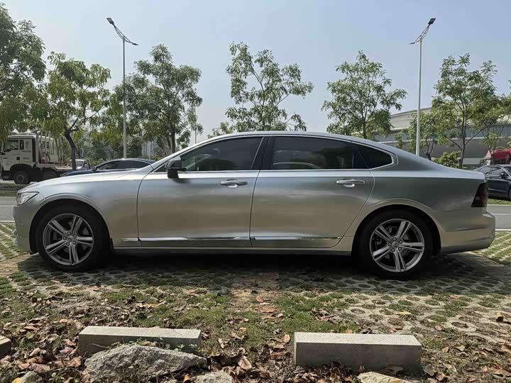 Volvo S90 2018 T 4 — фото 16