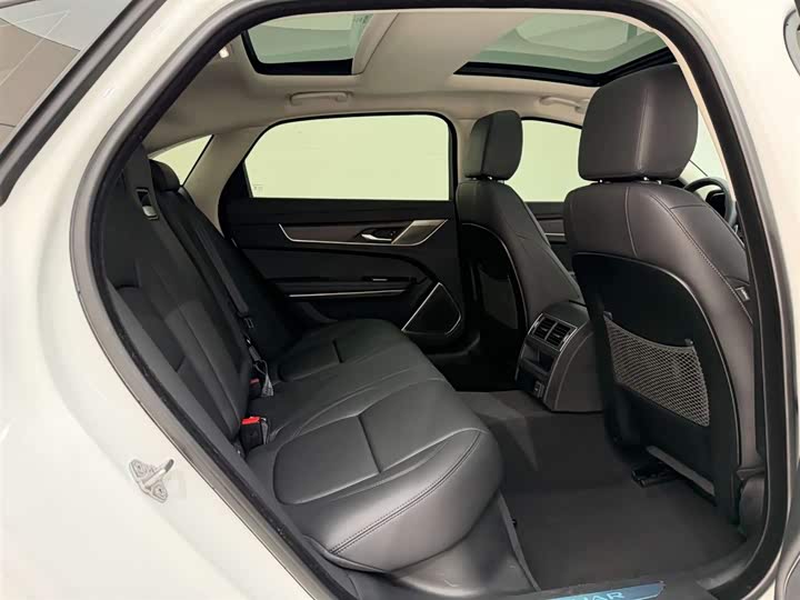 Jaguar XFL 2023 XFL 2.0 T P 200 2 WD — фото 20