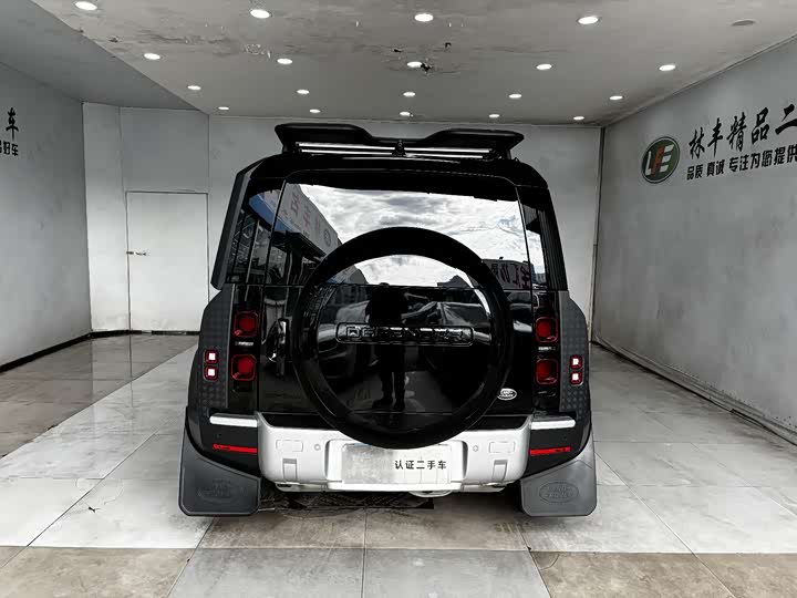 Land Rover Defender — фото 6