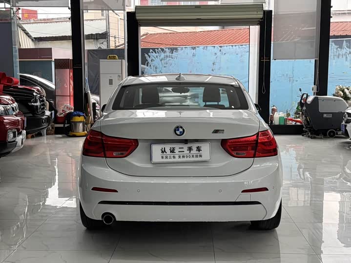 BMW 1-Series 2018 118i Sport — фото 10