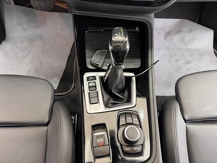 BMW 1-Series 2018 118i Sport — фото 16