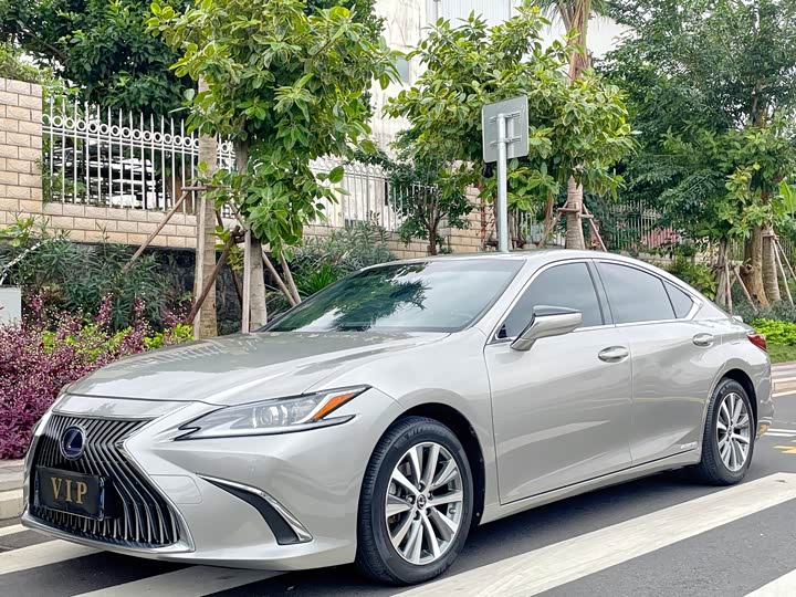 Lexus ES 2020 300h — фото 4