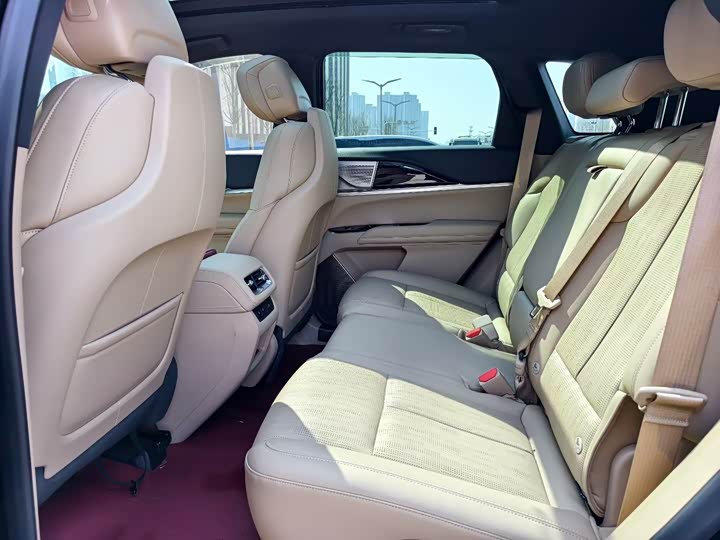 Cadillac XT5 2025 2.0 T Premium — фото 6