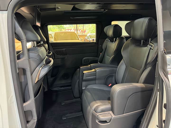 Toyota Alphard — фото 10